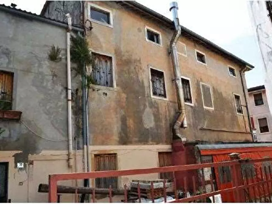 Immagine 5 di Negozio in vendita  in Via Roma 77 a Roncà