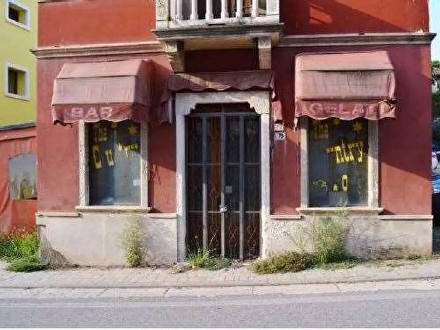 Immagine 6 di Negozio in vendita  in Via Roma 77 a Roncà