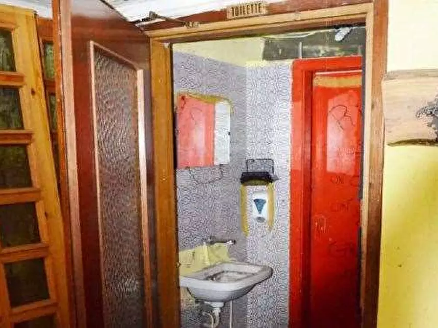 Immagine 15 di Negozio in vendita  in Via Roma 77 a Roncà
