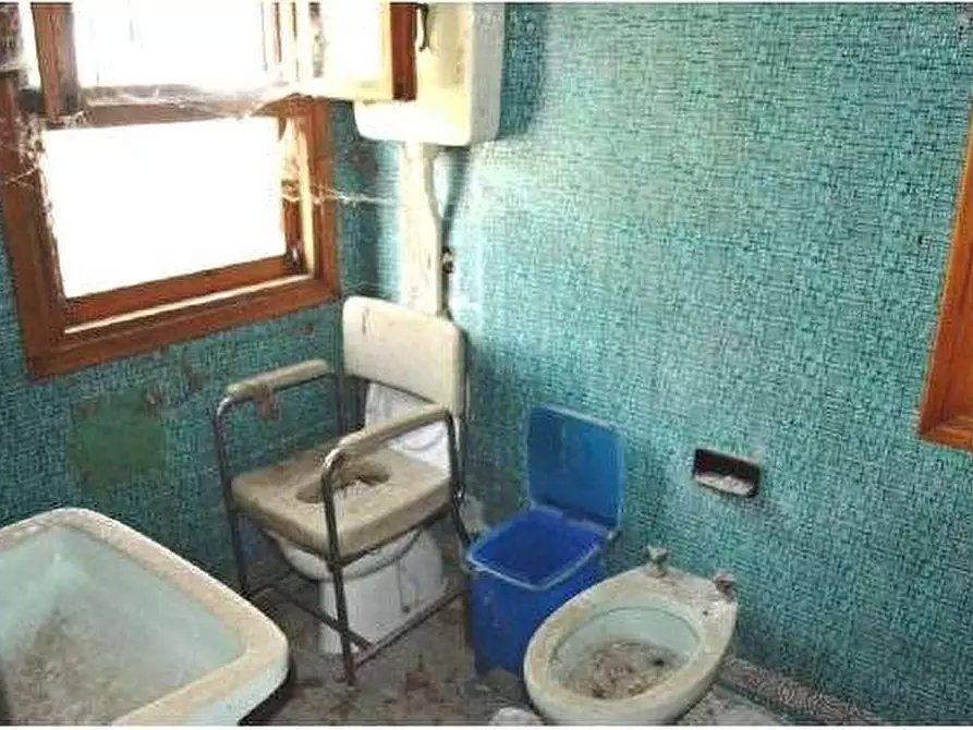 Immagine 23 di Negozio in vendita  in Via Roma 77 a Roncà