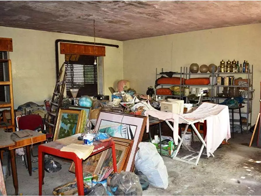 Immagine 29 di Negozio in vendita  in Via Roma 77 a Roncà