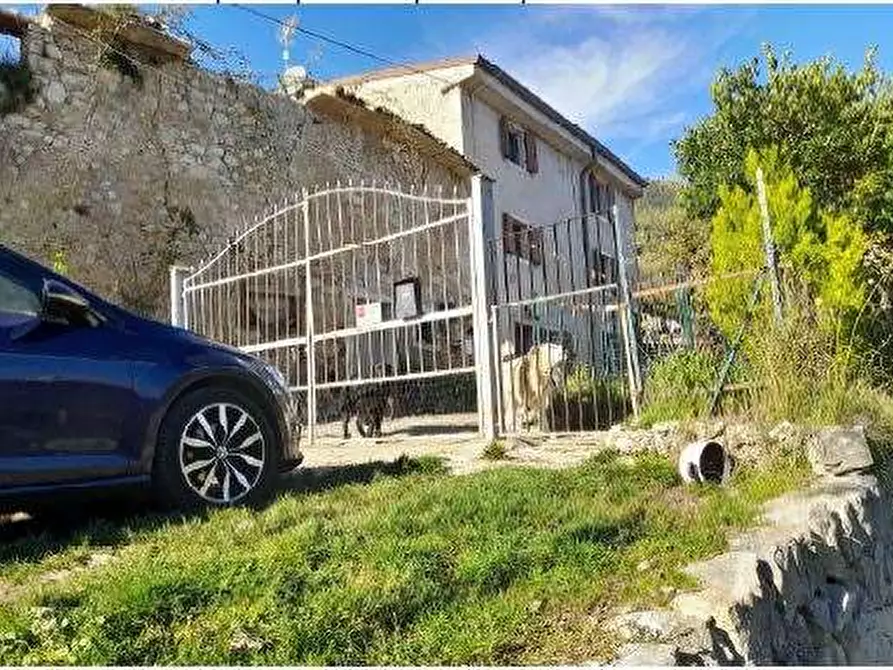 Immagine 2 di Porzione di casa in vendita  in Località Moie a Caprino Veronese