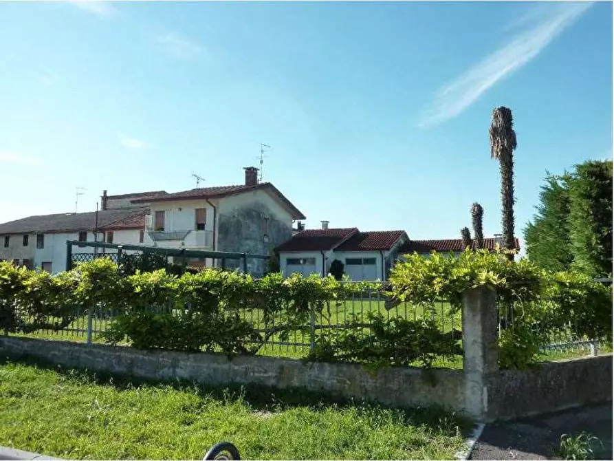 Immagine 2 di Porzione di casa in vendita  in Via Caseggiato  18/B - 20 a Boschi Sant'anna