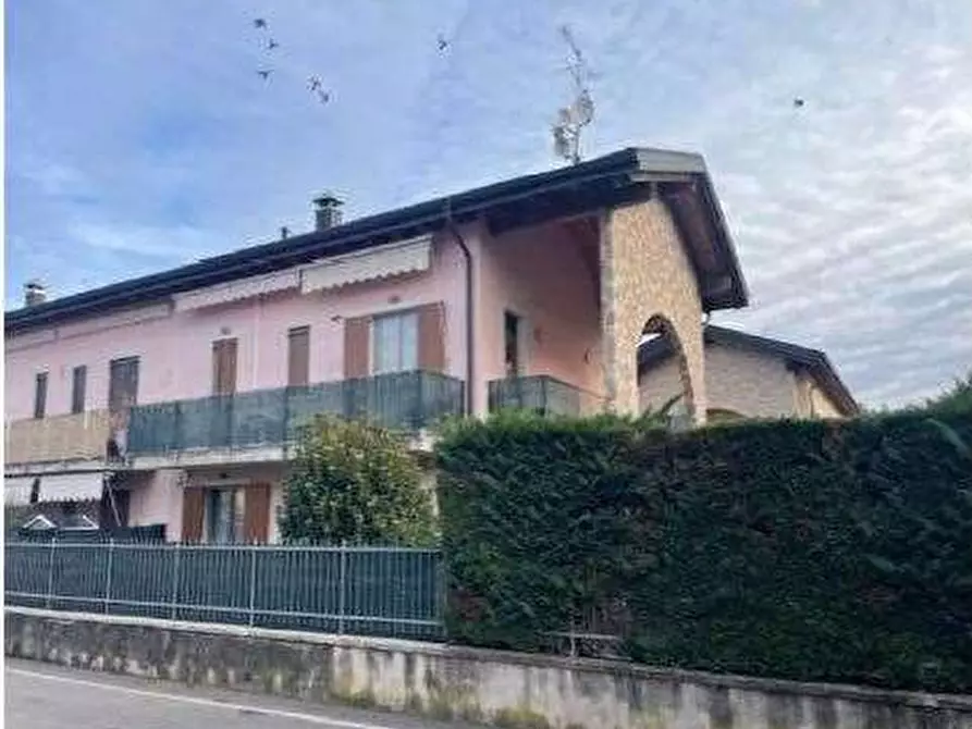 Immagine 3 di Appartamento in vendita  in Via mazzini 3 a Castelnuovo Del Garda