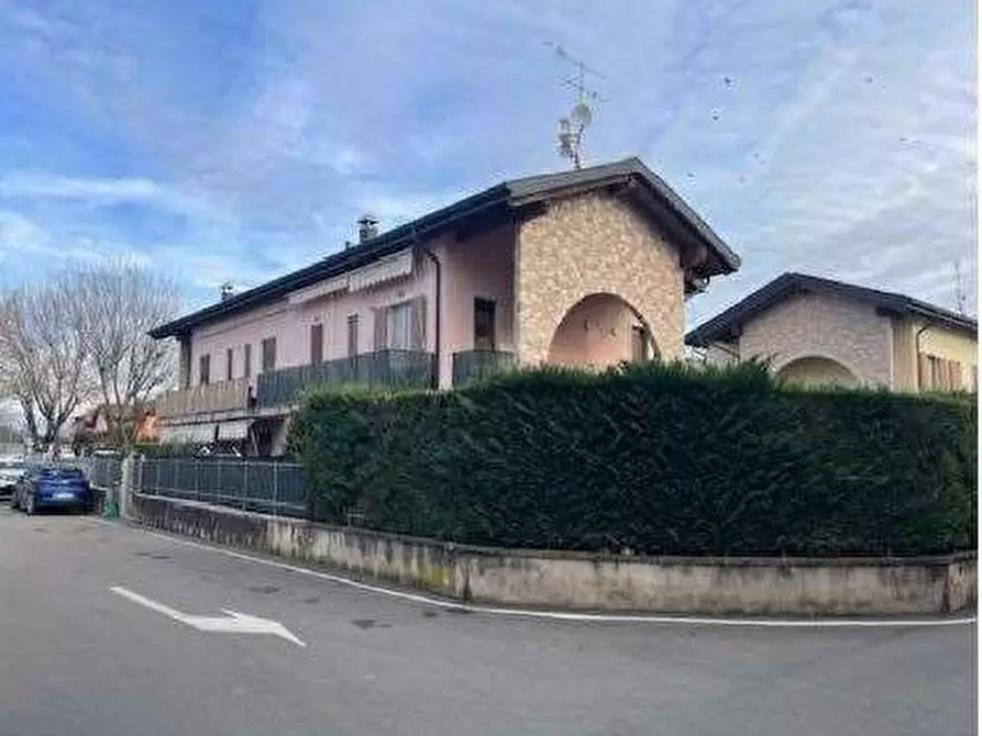 Immagine 4 di Appartamento in vendita  in Via mazzini 3 a Castelnuovo Del Garda
