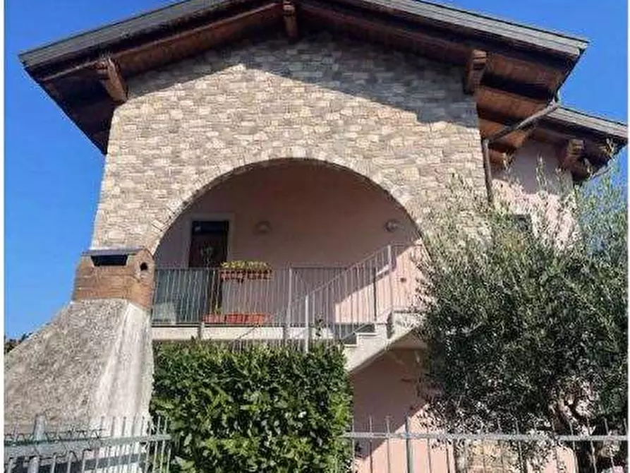 Immagine 5 di Appartamento in vendita  in Via mazzini 3 a Castelnuovo Del Garda