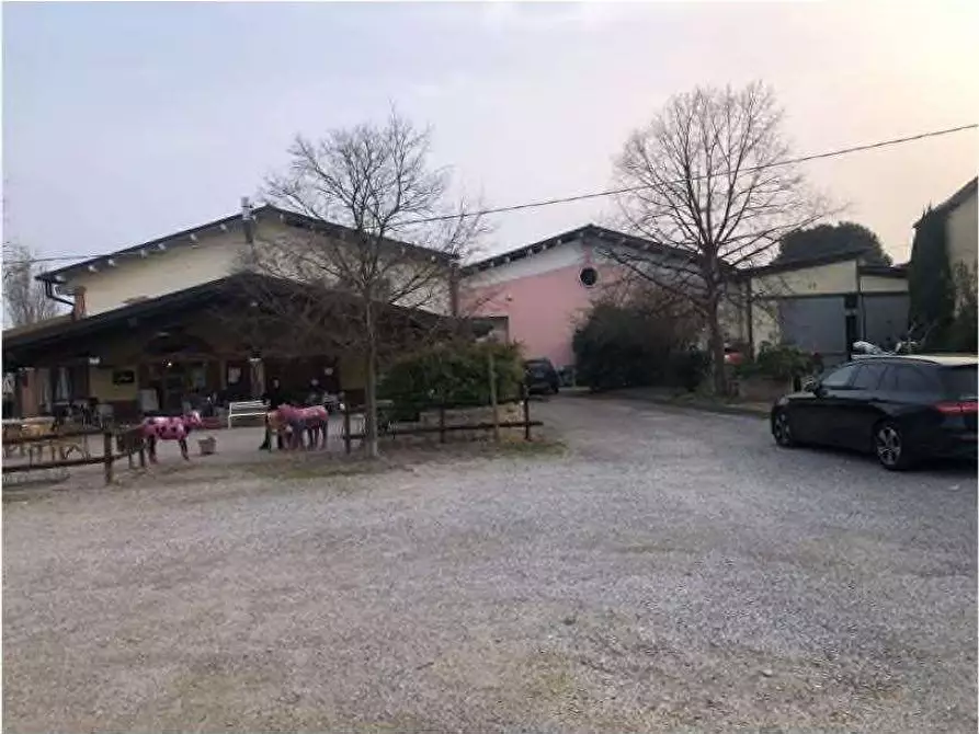 Immagine 6 di Rustico / casale in vendita  in Via Barbarago 9 a Sona