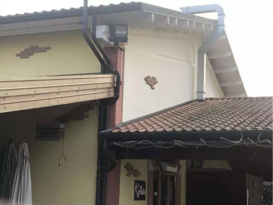 Immagine 13 di Rustico / casale in vendita  in Via Barbarago 9 a Sona