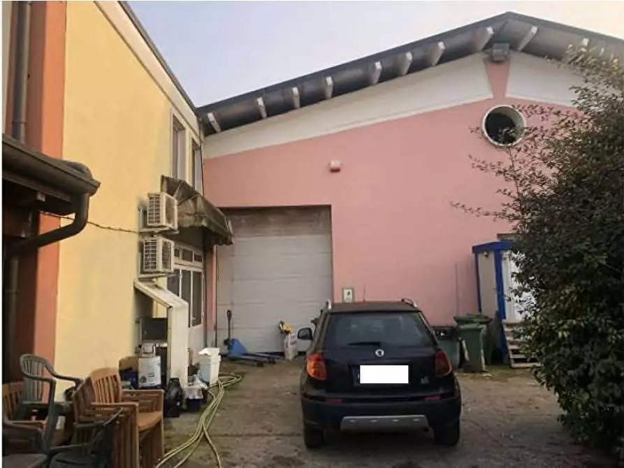 Immagine 27 di Rustico / casale in vendita  in Via Barbarago 9 a Sona