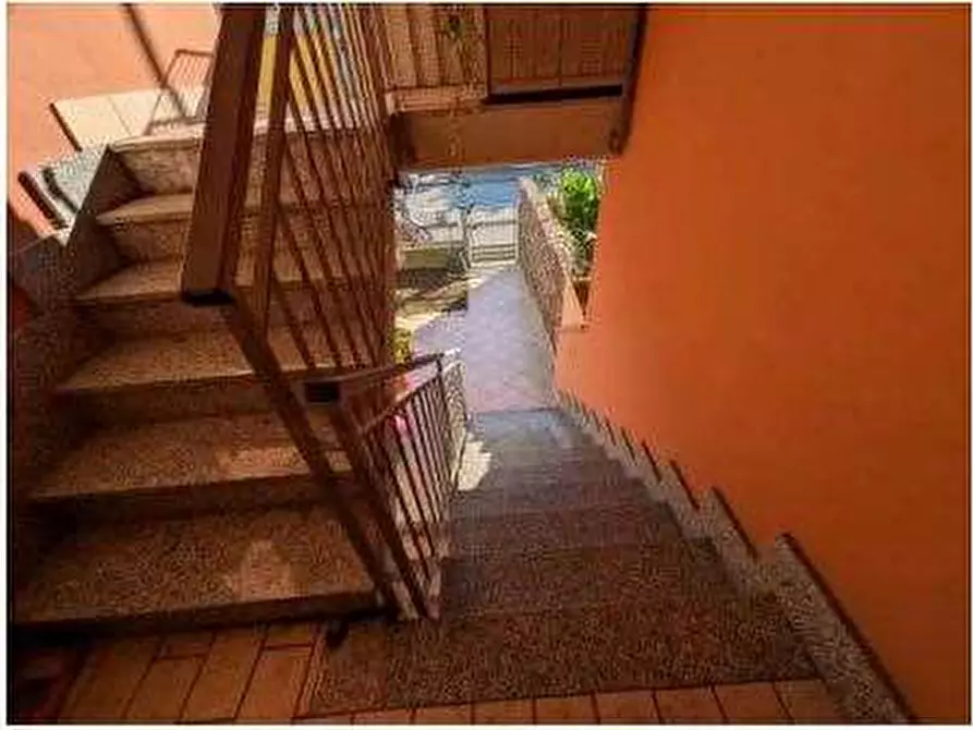 Immagine 3 di Appartamento in vendita  in Via Risorgimento 5 a Castelnuovo Del Garda
