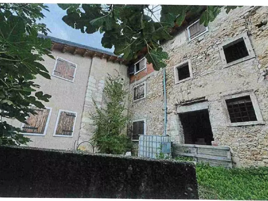 Immagine 1 di Porzione di casa in vendita  in Località Burgagnani snc a Badia Calavena