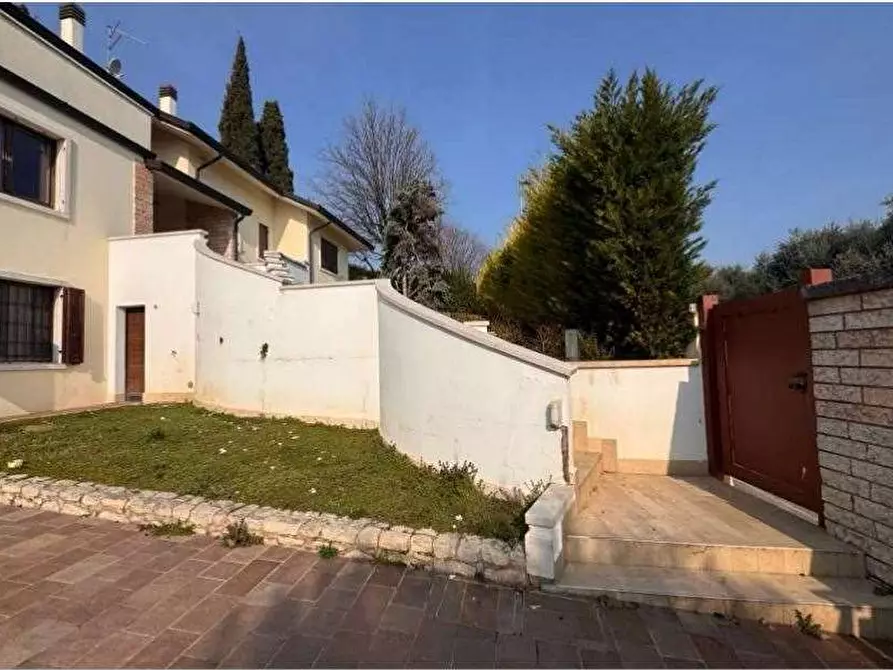 Immagine 5 di Villa in vendita  in Via Monte Baldo 10 a Lavagno