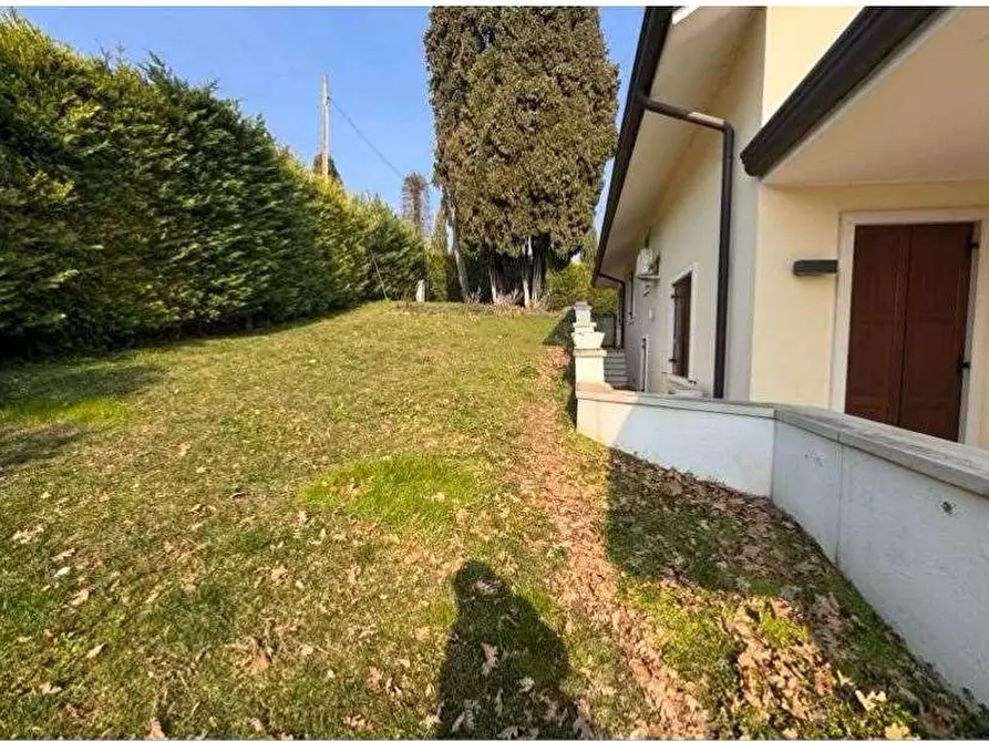 Immagine 7 di Villa in vendita  in Via Monte Baldo 10 a Lavagno