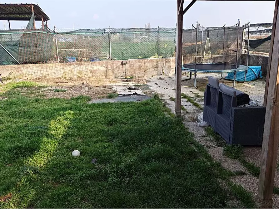 Immagine 46 di Porzione di casa in vendita  in Località Piombine  6 a Villafranca Di Verona