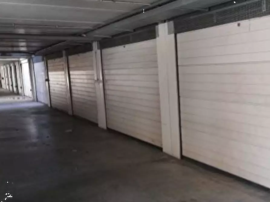 Immagine 1 di Garage in vendita  in Viale Verona a Cologna Veneta