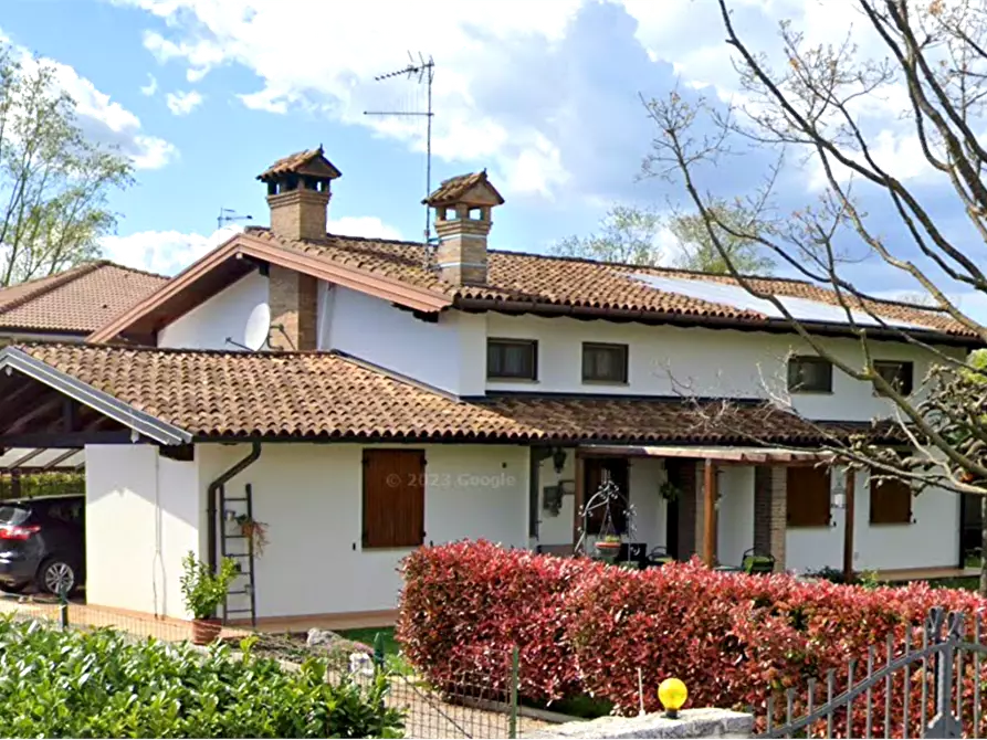 Immagine 1 di Villa in vendita  in Via Volta  a Povoletto