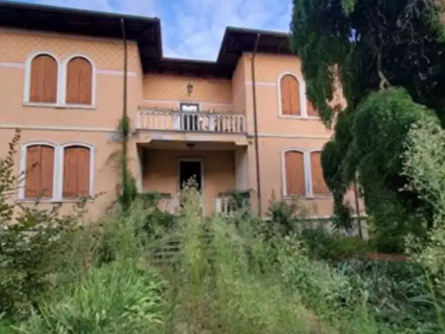 Immagine 1 di Villa in vendita  in Via Valgrande a Sant'urbano