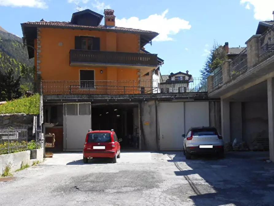 Immagine 1 di Garage in vendita  in Via Serta a Schilpario