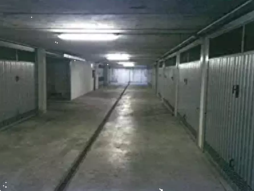 Immagine 1 di Garage in vendita  in V. Giovanni da Verrazzano a Brescia