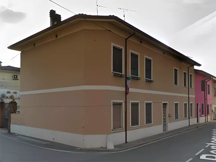 Immagine 1 di Porzione di casa in vendita  in Via Santa Maria della Rosa a Calvisano