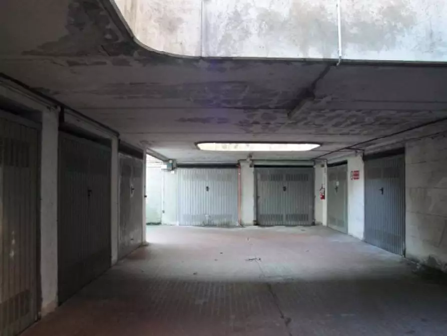 Immagine 1 di Garage in vendita  in Via Gandolfi a Minerbio