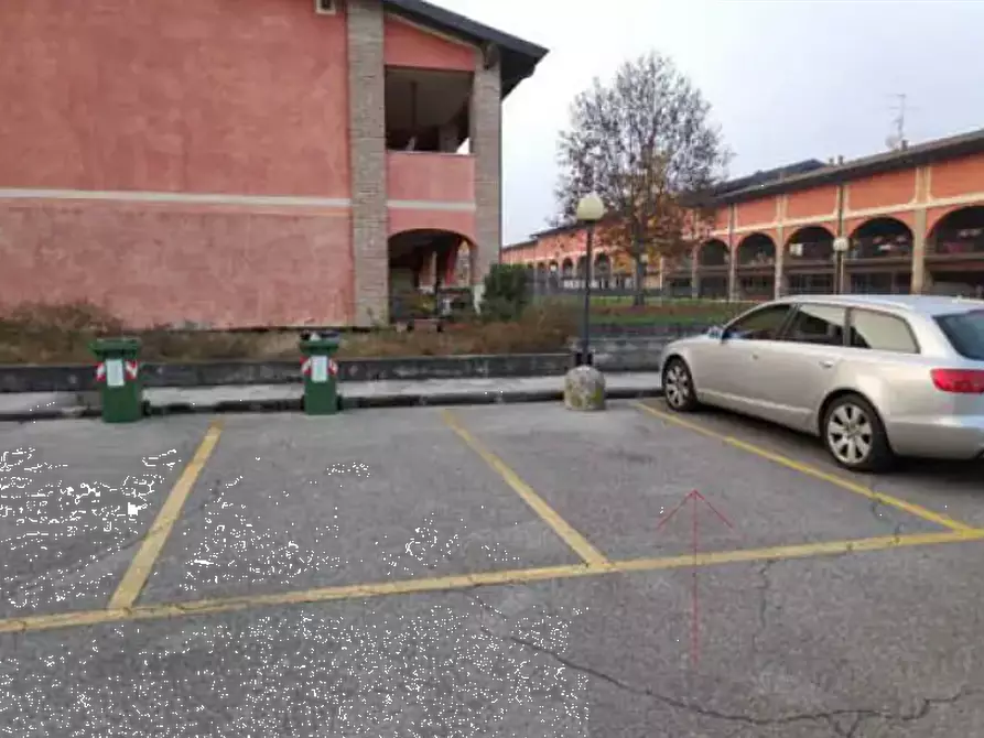 Immagine 1 di Posto auto in vendita  in Via Cesare Battisti a Torbole Casaglia