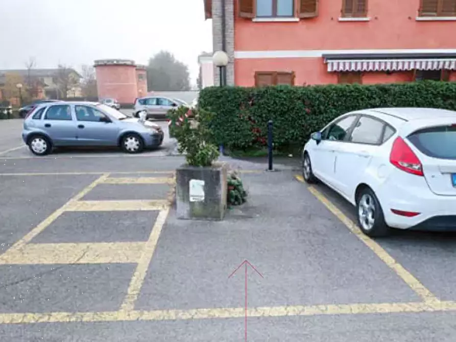 Immagine 1 di Posto auto in vendita  in Via Montesuello a Torbole Casaglia