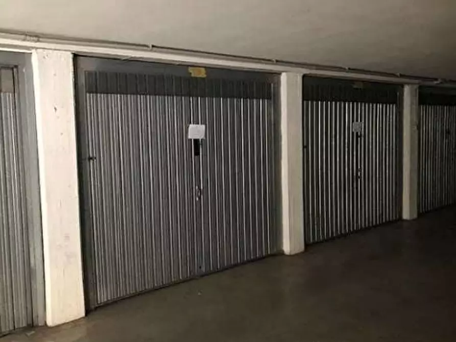 Immagine 1 di Garage in vendita  in Via Gerolamo Lamberti a Brescia