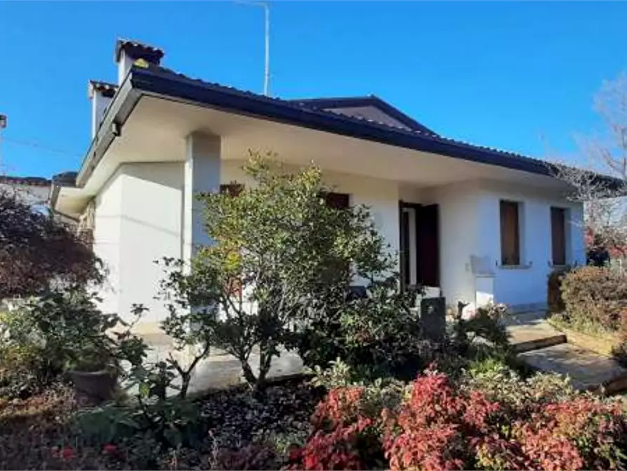 Immagine 1 di Villa in vendita  in Strada del Confine a Tezze Sul Brenta