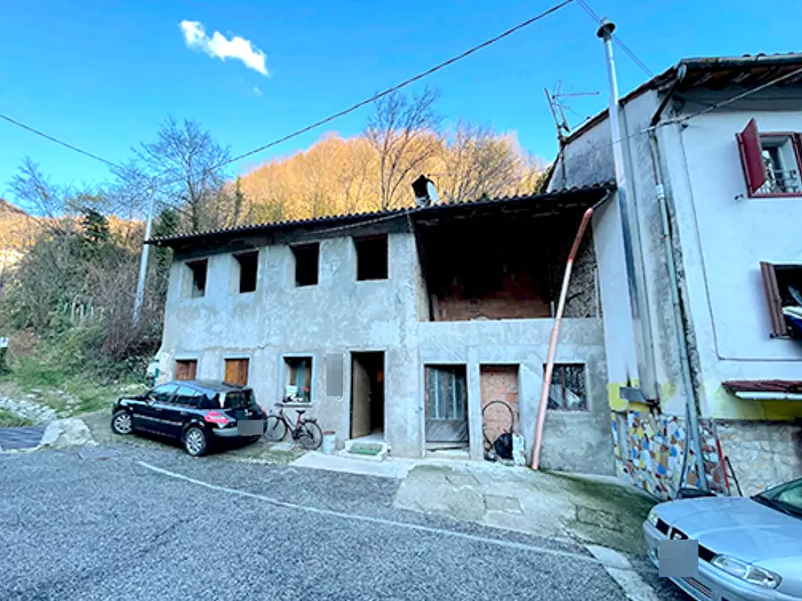 Immagine 1 di Porzione di casa in vendita  in Via Calesiggi  a Schio