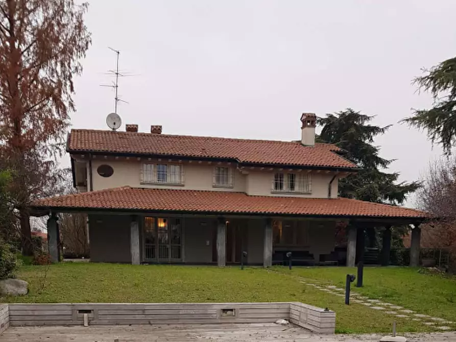 Immagine 1 di Villa in vendita  in Via Fenili Belasi Chiesa a Capriano Del Colle