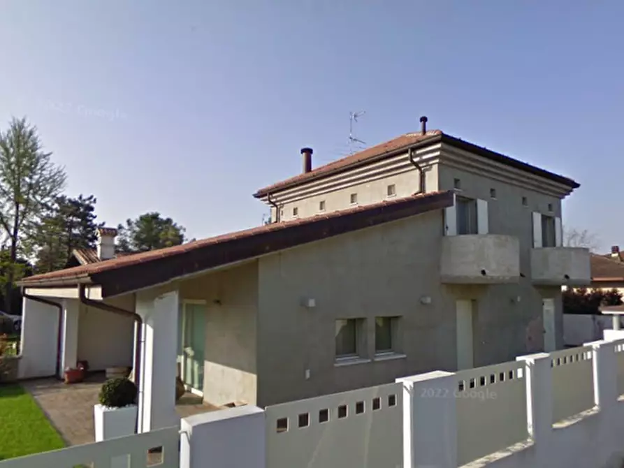 Immagine 1 di Villa in vendita  in via O. Rosai a Leno