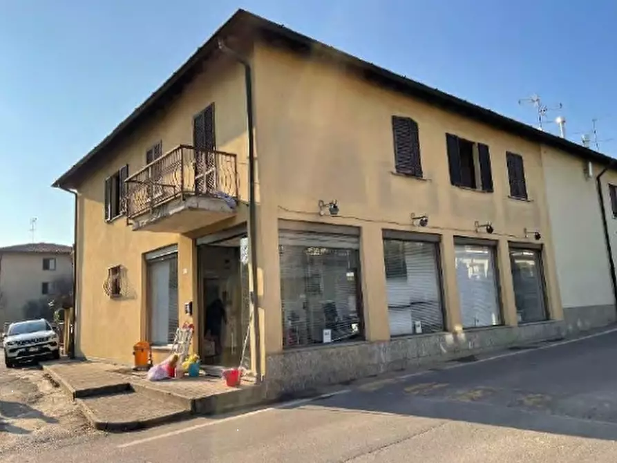 Immagine 1 di Appartamento in vendita  in Via Madonnina a Casatenovo