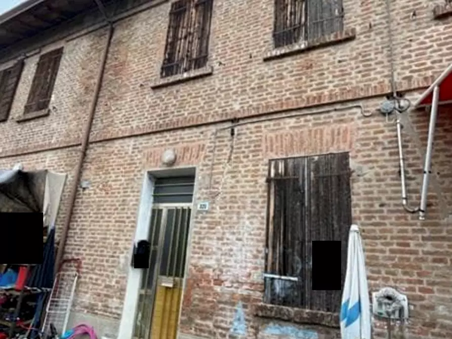 Immagine 1 di Porzione di casa in vendita  in Viale Eridania a Ceregnano