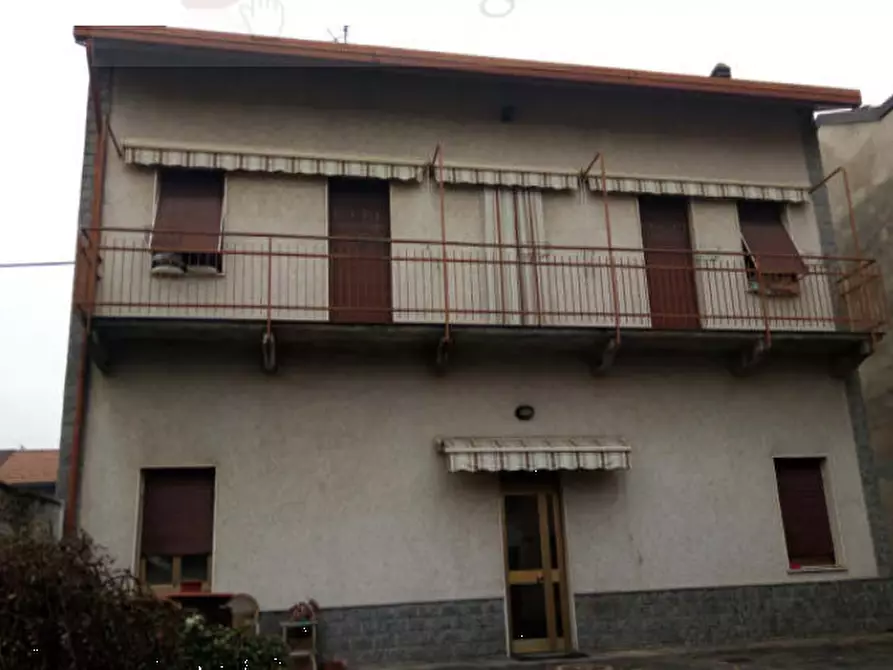 Immagine 1 di Casa indipendente in vendita  in Via Vicinale del Ponte a Busto Arsizio