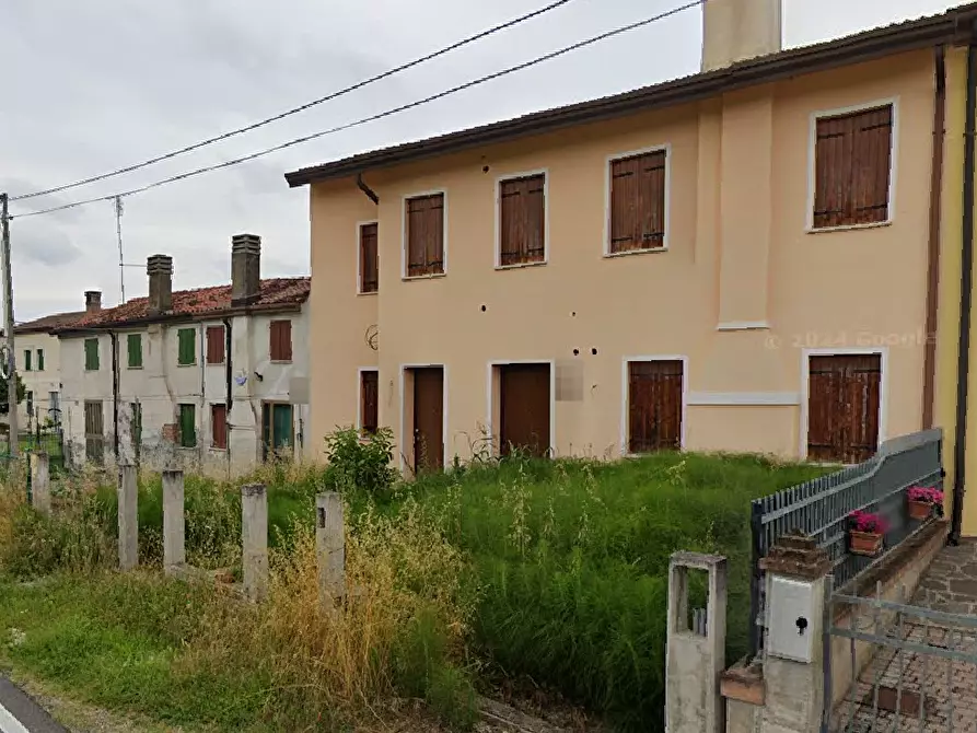 Immagine 1 di Porzione di casa in vendita  in Via Livelli  a Piacenza D'adige