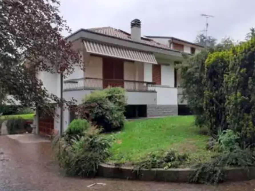 Immagine 1 di Villa in vendita  in Via Cesare Battisti a Castiglione Olona