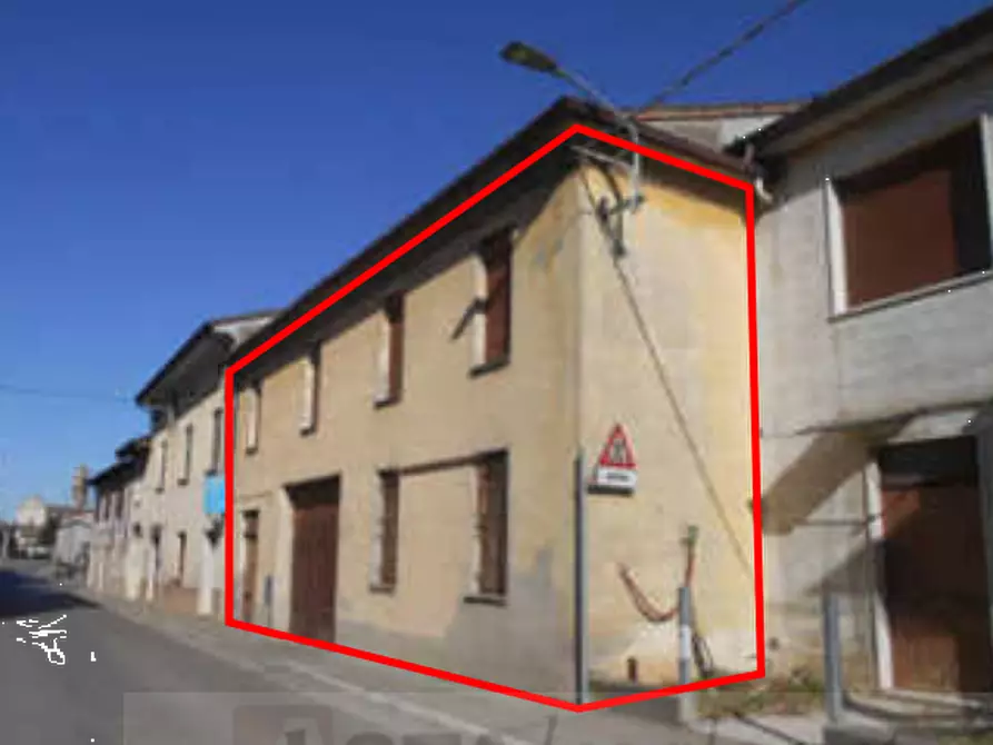 Immagine 1 di Porzione di casa in vendita  in via Domeneghini a Fiesse