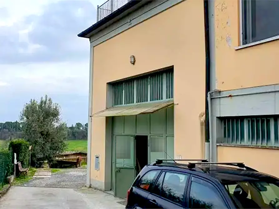 Immagine 1 di Laboratorio in vendita  in Via Provinciale Cerretese a Cerreto Guidi