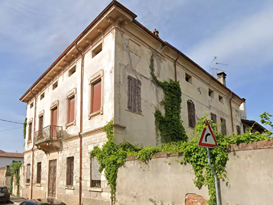 Immagine 1 di Casa indipendente in vendita  in Via Vittorio Emanuele a Erbe'