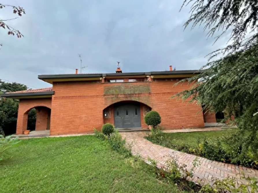 Immagine 1 di Villa in vendita  in Via Monsignor Colli  a Barzano'