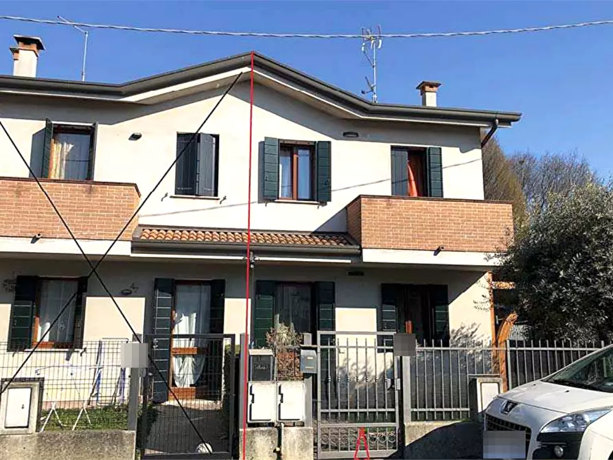 Immagine 1 di Porzione di casa in vendita  in Via Mario Guzzon a Bagnoli Di Sopra