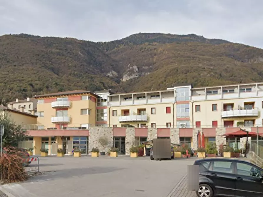 Immagine 1 di Negozio in vendita  in Via Martiri Del Grappa a Borso Del Grappa