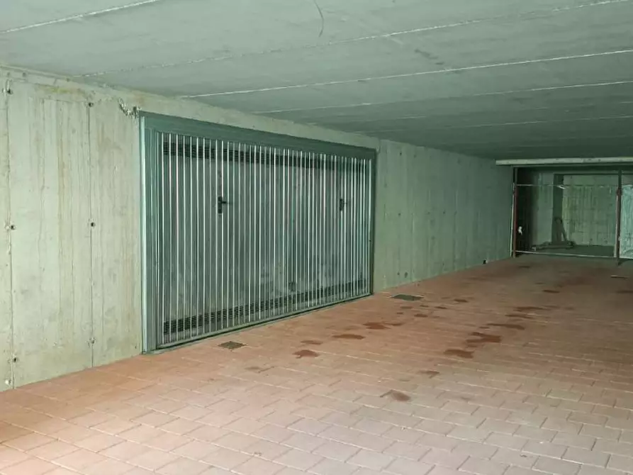 Immagine 1 di Garage in vendita  in via San Zenone a Cene