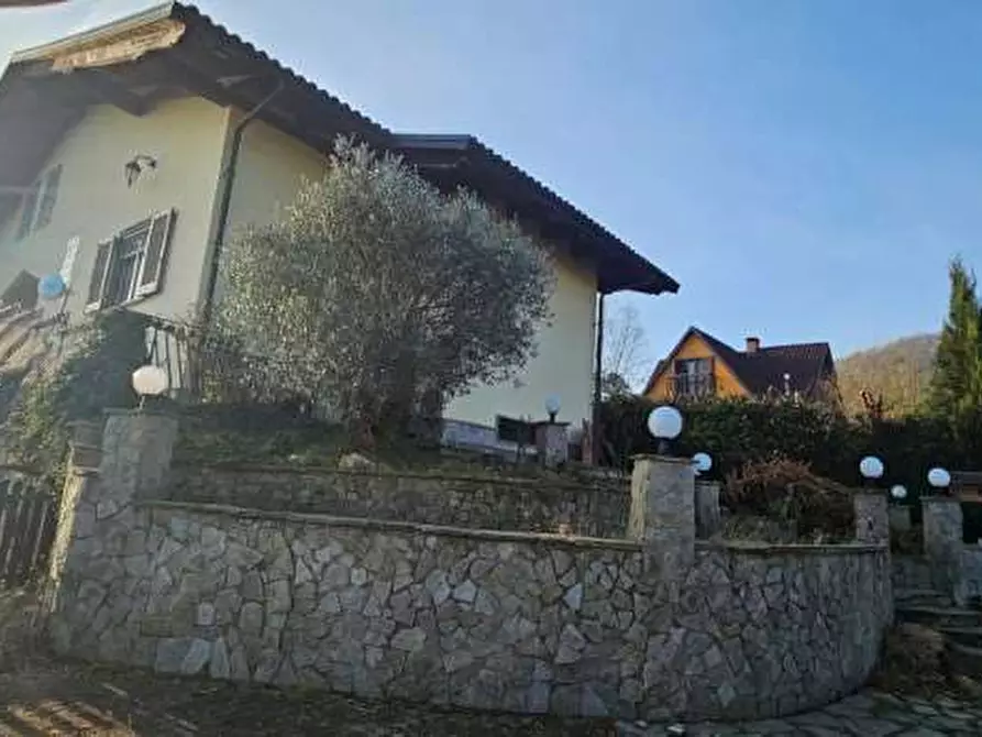 Immagine 1 di Villa in vendita  in Via Trucco di Brione  a Val Della Torre