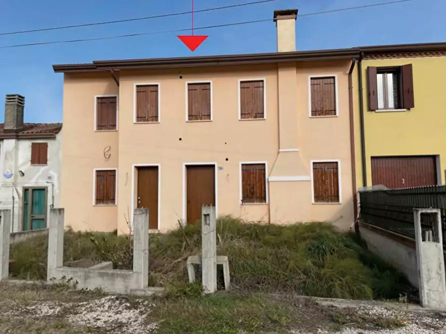 Immagine 1 di Porzione di casa in vendita  in Via Livelli  a Piacenza D'adige