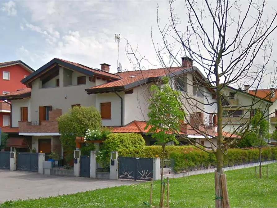 Immagine 1 di Appartamento in vendita  in Via Della Costituzione a Albignasego