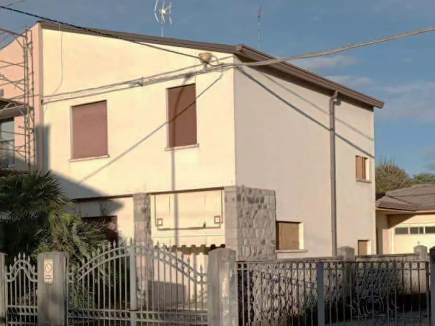 Immagine 1 di Porzione di casa in vendita  in Via San Pio X a Tombolo