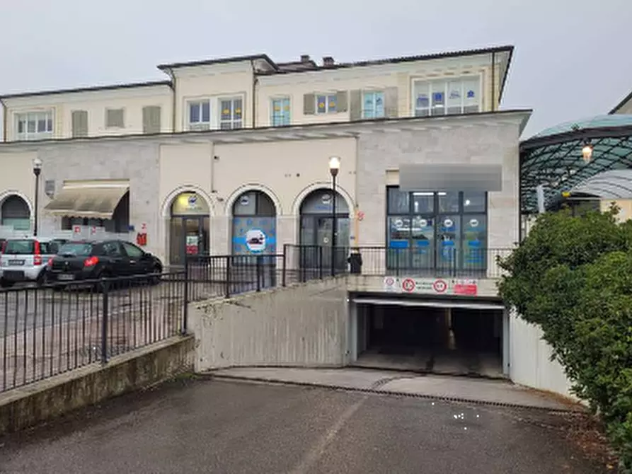 Immagine 1 di Ufficio in vendita  in Piazza Falcone e Borsellino  a Fiorano Modenese