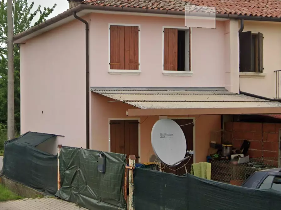 Immagine 1 di Casa indipendente in vendita  in Via Sant'Andrea a Montebelluna